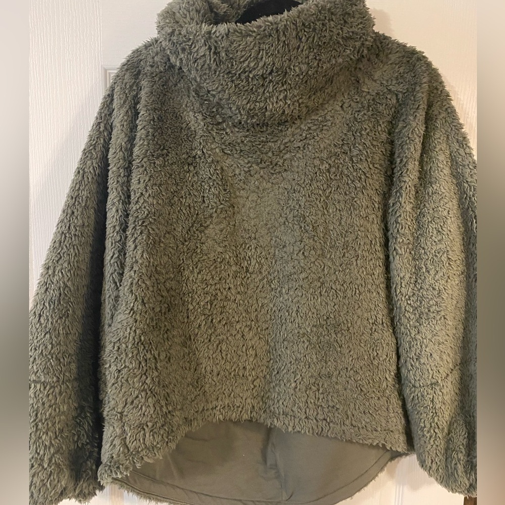 Lululemon Warm Restore Sherpa Pullover